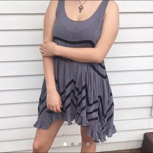 Flowy Gray and Black Baby Doll Dress 🌟